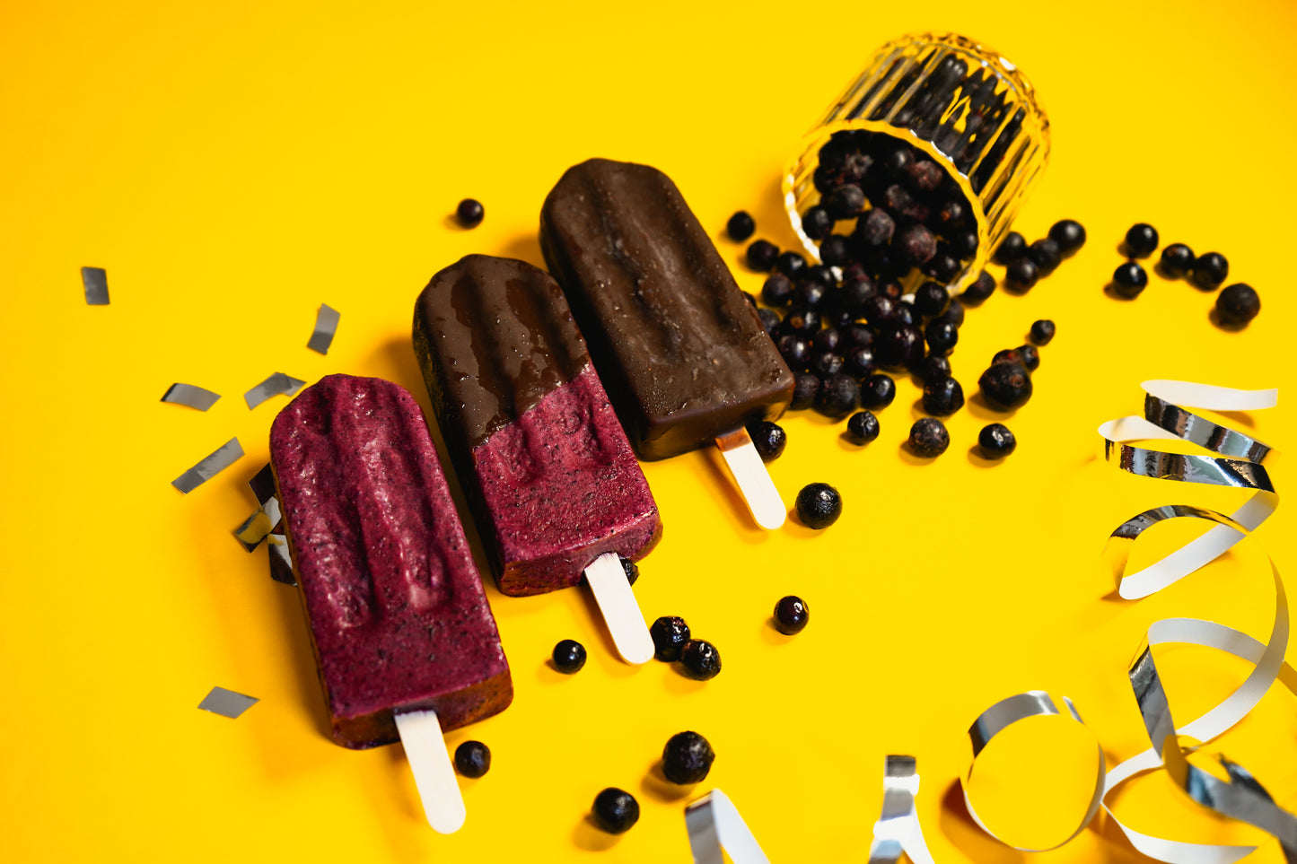 BLACKCURRANT with chocolate glaze